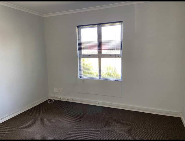 104M² OFFICE TO LET IN TOKAI